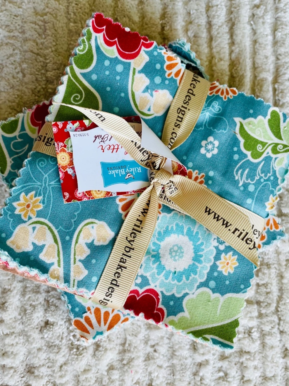 2 Riley Blake Designs "Twice as Nice" 5” stacker charm packs Quilted Fish Cotton - Picture 13 of 13